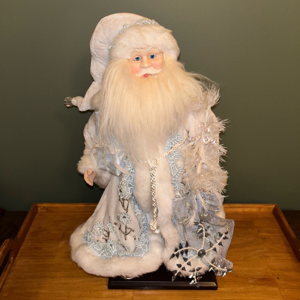 Snowy Woodland Santa